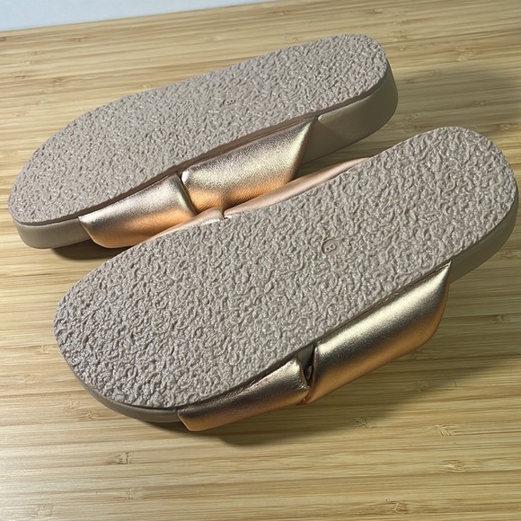 NWT Seychelles Heartfelt Metallic Slide‎ Sandal Rose Gold Size 8 - Picture 5 of 6